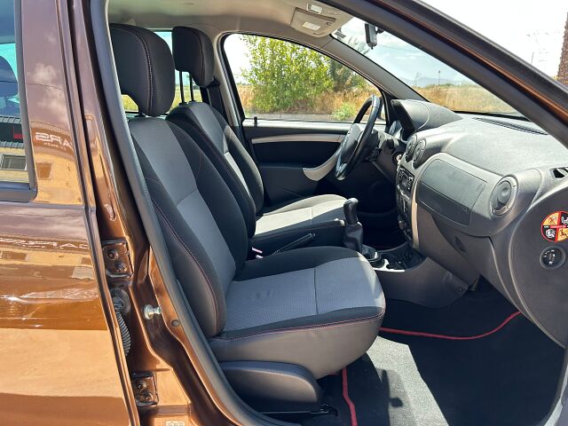 DACIA DUSTER LAUREATE 1.5 DCI SPANISH LHD IN SPAIN 29000 MILES SUPERB 2014